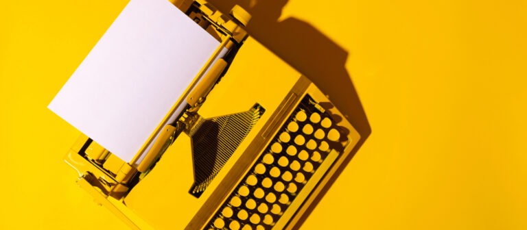 Gelbe Schreibmaschine
